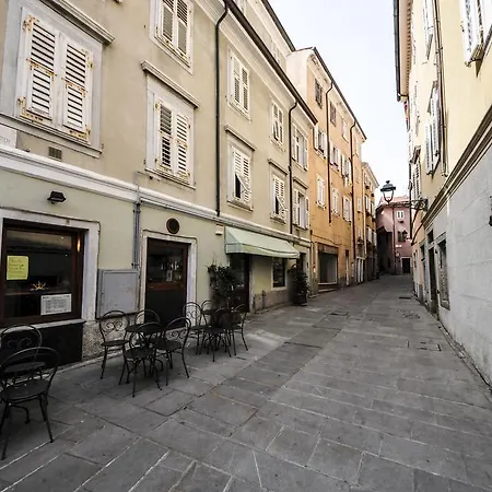 Il Calle Albano Múggia